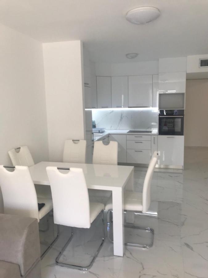Bečići Adriatic Apartman מראה חיצוני תמונה