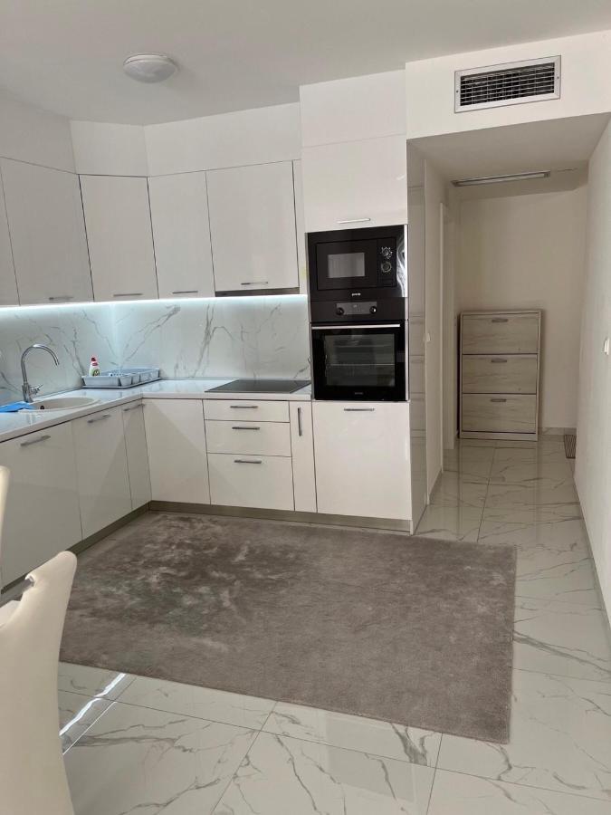 Bečići Adriatic Apartman מראה חיצוני תמונה